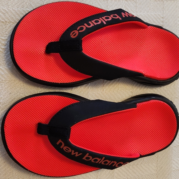 New Balance Fli Flops Size 11 - Picture 1 of 3